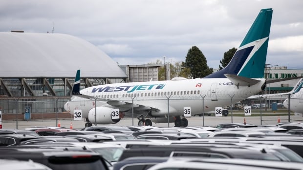 Travellers frustrated with WestJet during mechanics strike