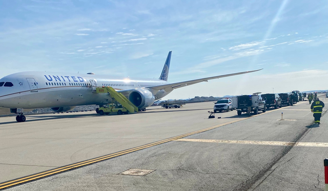 United flight to L.A. diverted to Chicago due to bomb threat