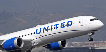 4 cabin crew and a passenger were injured when their United Airlines flight was hit by severe turbulence