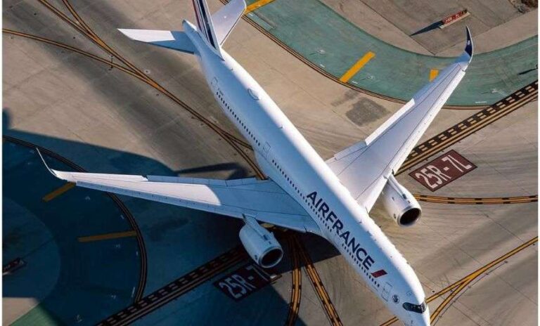 Air France Plane Develops Fault In ….