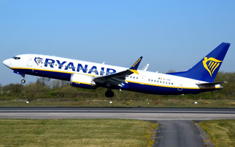 Ryanair Flight to United Kingdom Skids Off Runway with 167 Passengers Onboard