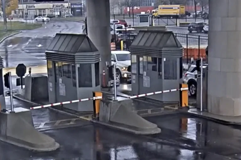 Cause of crash that killed NY couple at Niagara Falls border crossing still a mystery