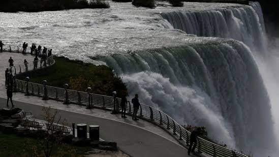 Tragedy at Niagara: Young Girl Found Lifeless After Plunge Into Falls