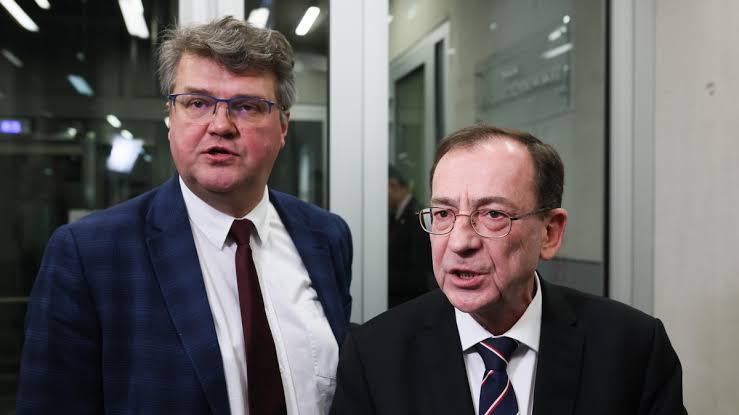 PiS oskarża rząd KO o prześladowania polityczne po aresztowaniu byłych posłów, nazywa to „zemstą i naruszeniem praworządności