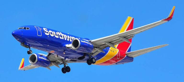 Jet Loses Landing Gear After Takeoff from Los Angeles
