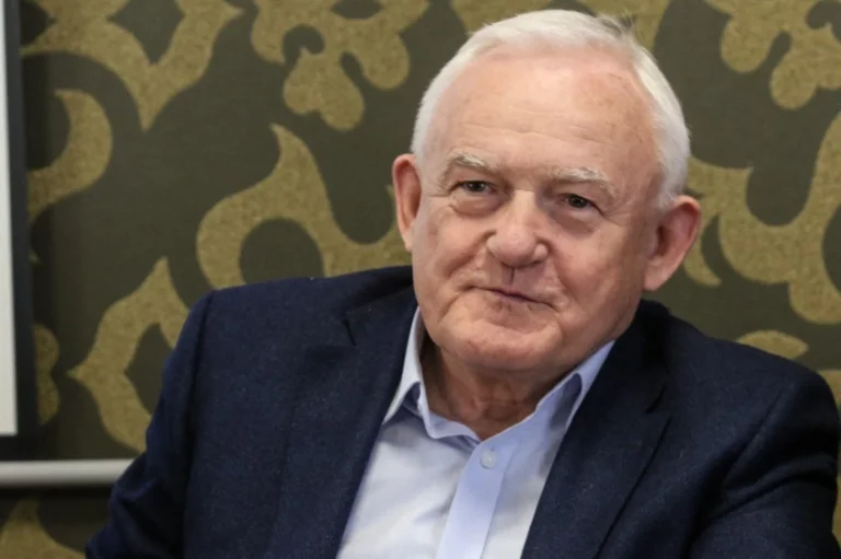 Gorzkie słowa byłego premiera. “Trzaskowski ten krok wykonał”