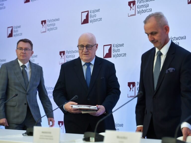 Zaskakujące dane z PKW. Tyle głosów uznano za nieważne ⬇️⬇️⬇️
