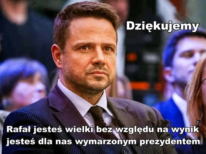 Dzień dobry.  W rozliczeniach kampanii wyborczej zabrakło nam jasnego i zdecydowanego podziękowania dla Rafała Trzaskowskiego. Zabrakło uznania dla jego zaangażowania i poświęcenia. Musiał walczyć na dwa fronty. Z jednej strony brutalny, agresywny PiS, z drugiej V kolumna we własnej koalicji…  W tych warunkach potrafił pokazać klasę, opanowanie i spokój. Dał nam jasną wizję Polski postępowej, nowoczesnej, tolerancyjnej i silnej. Przywrócił znaczenie takim pojęciom jak kultura osobista, inteligencja, kompetencje.  Wiemy, niektórym nie spodoba się ta laurka, ale nie bójmy się używać tych słów.  Dziękujemy Panie Prezydencie. Może Pan na nas liczyć 👊⚡❤🇵🇱
