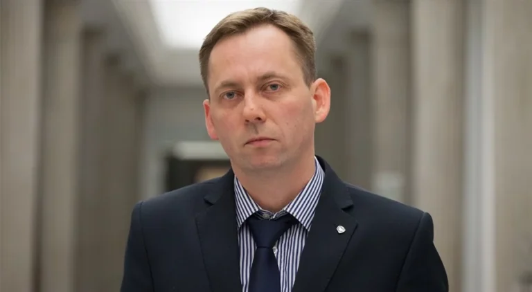 Konwiński wydaje stanowcze oświadczenie: „Nie poddajemy się… nie złodziejom”