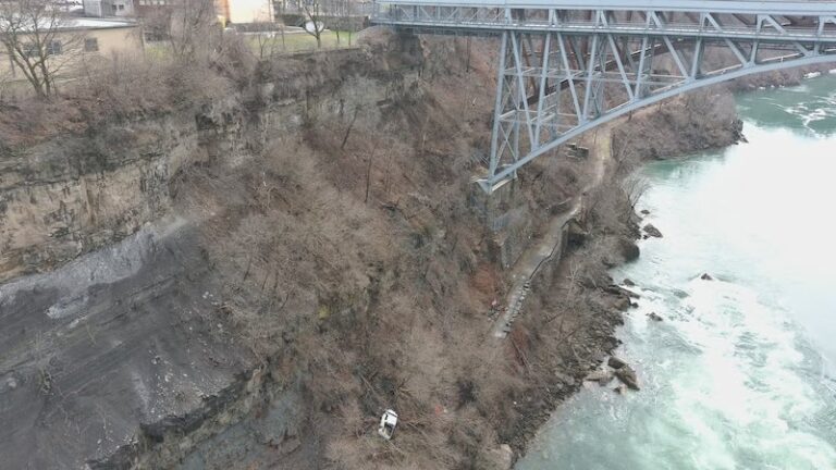 Man Survives After Pickup Truck Crashes Through Fence and into Niagara Falls Gorge