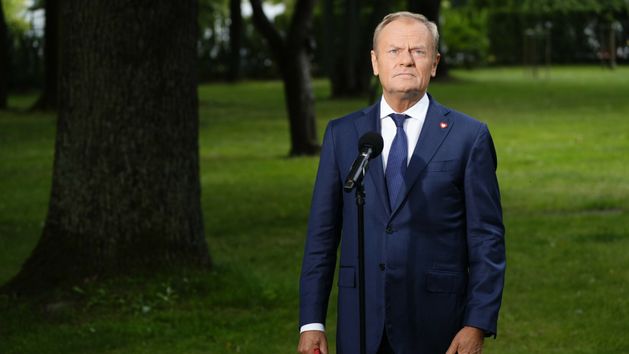 Tusk zwrócił się prosto do Dudy. “Proszę wycofać weto”