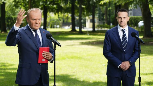 Tusk na konferencji: Przedstawiam państwu rzecznika rządu