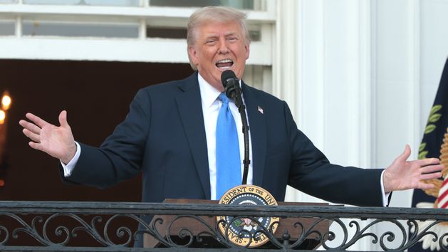 Trump wprowadza całkowity zakaz podróży do USA dla 12 krajów