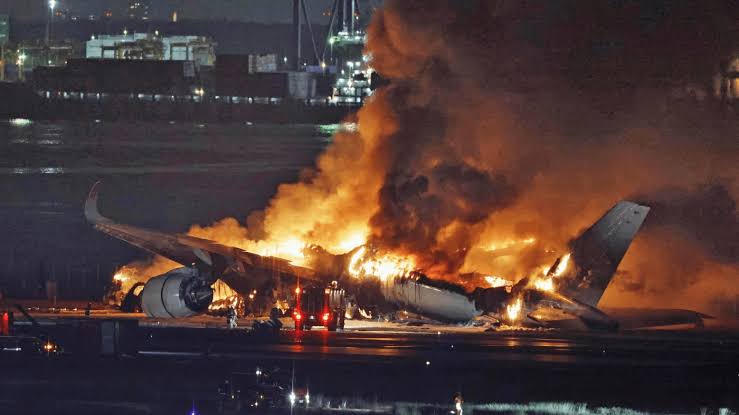 United Airlines flight UA889 engine catches fire during takeoff attempt in Beijing