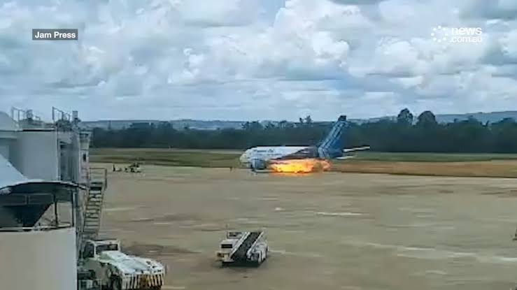‘It’s on fire, please get us out’: Passengers scream in panic as UNITED AIRLINE plane engine catches fire.