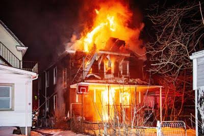 Fire erupts in a vacant Niagara Falls home