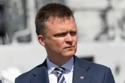 Hołownia pogratulował Nawrockiemu. “Przed panem jedno, podstawowe wyzwanie”