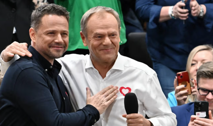 Trzaskowski zamiast Tuska? Hołownia bezpośrednio: Podoba mi się