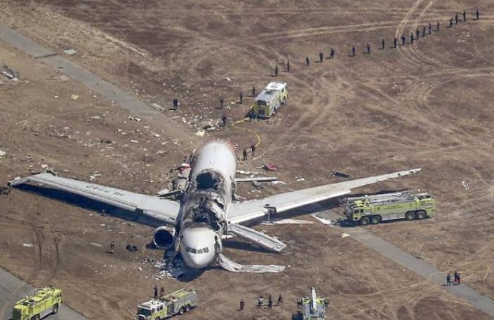 United Airlines flight with over 180 passengers onboard makes emergency landing