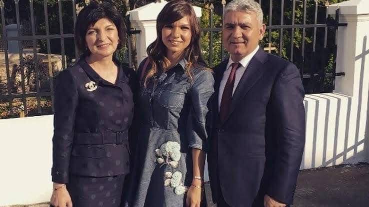 Simona Hale, in stare de soc dupà testul ADN: „Atunci, cine este tatäl meu biologic?”