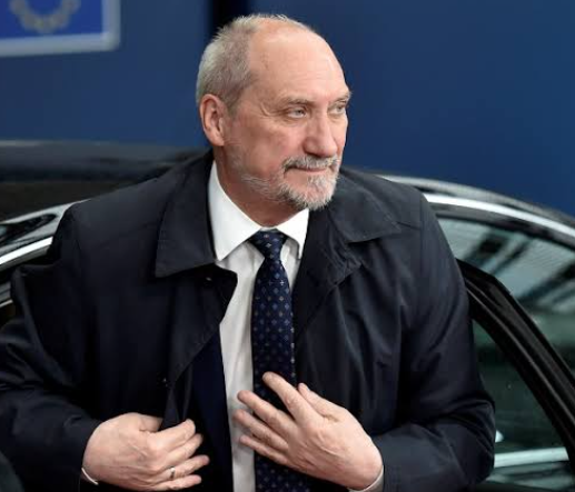 Szef MON grzmi na posłów PiS. „Wasz krzyk nie zagłuszy wyrzutów sumienia”