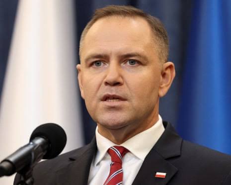 W obliczu skandalu wyborczego, Sąd Najwyższy rzekomo wyznacza nową datę przeprowadzenia głosowania prezydenckiego po decyzji o cofnięciu zaświadczenia wyborczego Karola Nawrockiego w związku z nagraniami dotyczącymi fałszerstwa wyborczego.