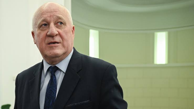 „Polityczne trzęsienie ziemi! Sąd Najwyższy rzekomo nakazuje aresztowanie Sylwestra Marciniaka po szokującym nagraniu fałszowania wyborów!”