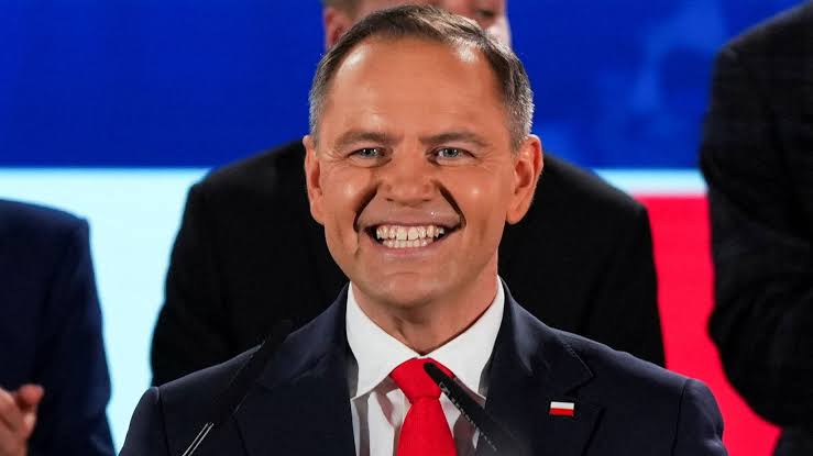 „Rzekomo: Naród w Chaosie! Usunięcie Subsydiów przez Karola Nawrockiego Wywołuje Falę Gniewu w Całej Polsce!”