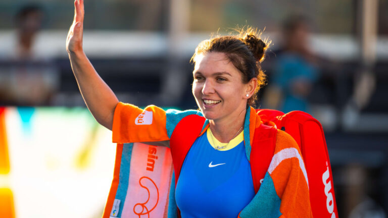Simona Halep și Cruz Hewitt au primit wild card-uri pentru calificările de la Australian Open.