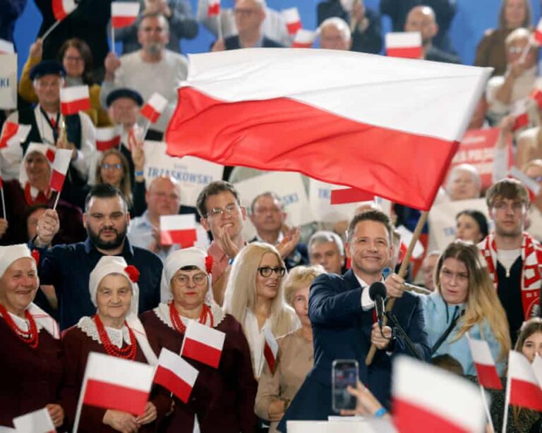 „Kandydaci na prezydenta Polski rzekomo starają się poszerzyć swoje poparcie na szlaku kampanii po emocjonującej pierwszej turze wyborów – minuta po minucie”