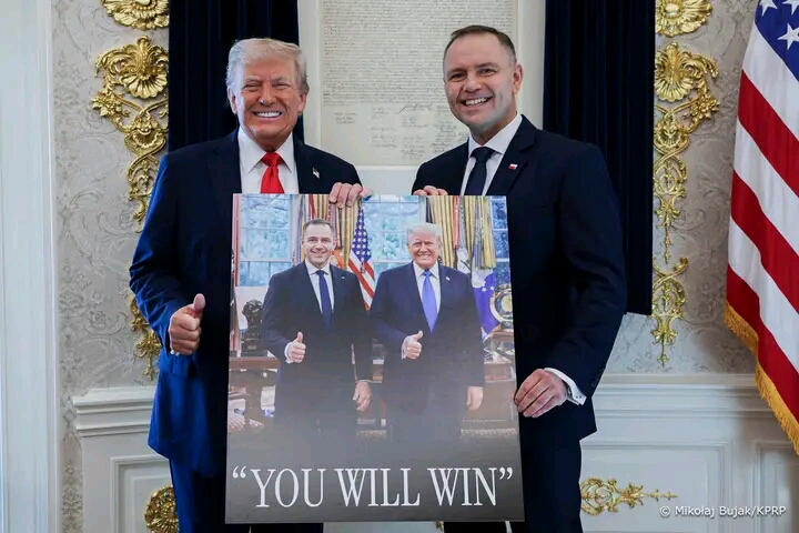 „Czy Polska znów będzie dumna? Trump szkoli Tuska w wojnie wyborczej”