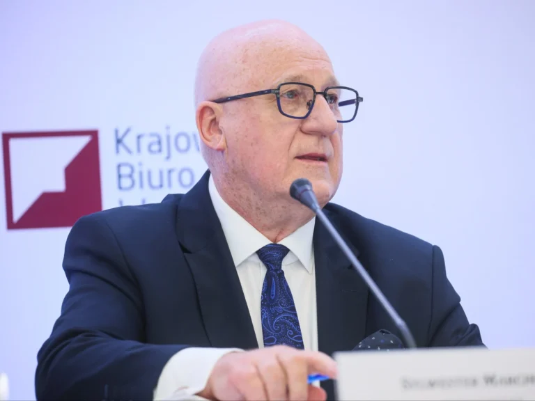 „Sąd Najwyższy Ogłasza Ponowne Liczenie Głosów po Rzekomym Szokującym Nagranie z Fałszowania Wyborów przez Sylwestra Marciniaka”