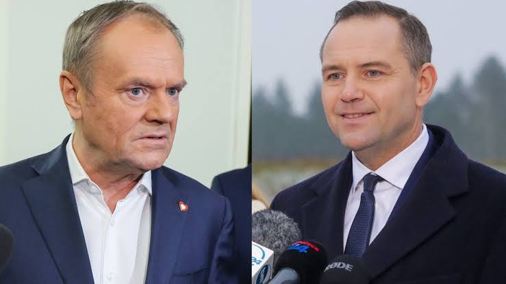 Nawrocki naciska na dymisję 10 ministrów, czeka na ostateczne słowo Tuska