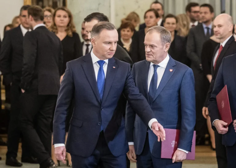 Brudny układ ujawniony: Donald Tusk i Rafał Trzaskowski w sekretnym pakcie szokują Polskę