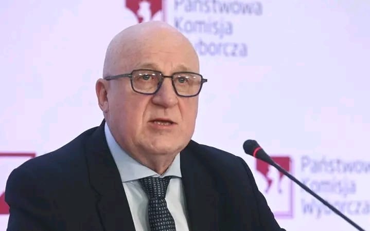 ZDEMASKOWANY: Szef PKW Sylwester Marciniak rzekomo w tajnym spisku przekierowania milionów na PiS – skandal, który może obalić rząd!”