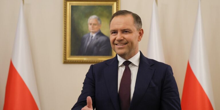 Interwencja Sądu Najwyższego: Nagrania z fałszowaniem głosów prowadzą do unieważnienia certyfikatu nowo wybranego prezydenta