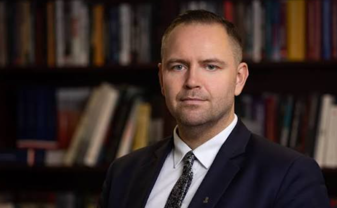 „Szokujące twierdzenia dotyczące PKW. Sprawdziliśmy fakty — i nie uwierzysz, co odkryliśmy”