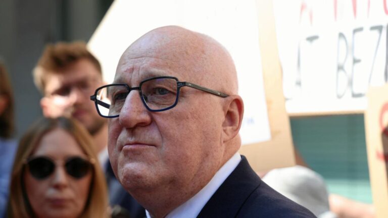 Rzekomo BOMBASTYCZNY PRZECIEK UJAWNIA OGROMNY SKANDAL FAŁSZOWANIA GŁOSÓW: Marciniak w potrzasku, gdy Sąd Najwyższy żąda PRAWDZIWYCH wyników wyborów w zaledwie 3 dni – Demokracja na krawędzi!