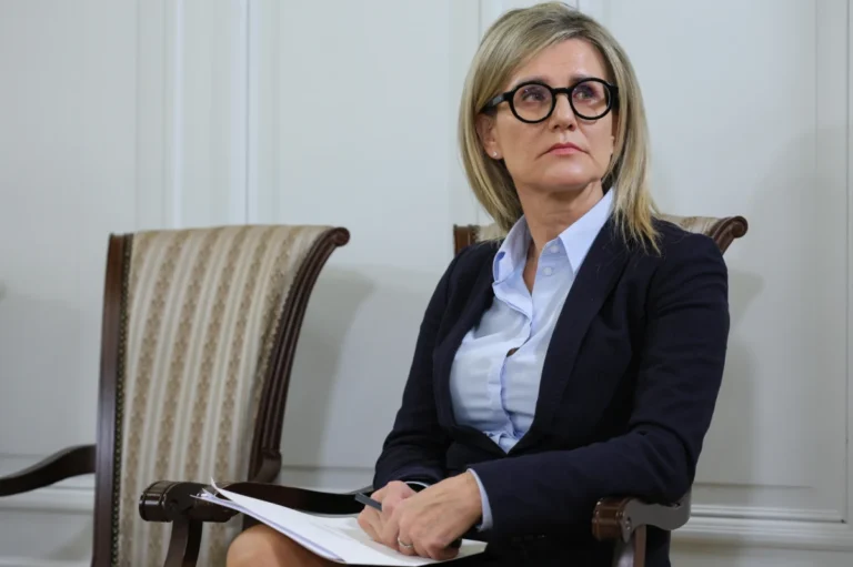 Donald Tusk przekazuje prokuraturze dowody możliwych fałszerstw w wyborach prezydenckich, a Sąd Najwyższy rozważa odebranie Karolowi Nawrockiemu urzędu prezydenta