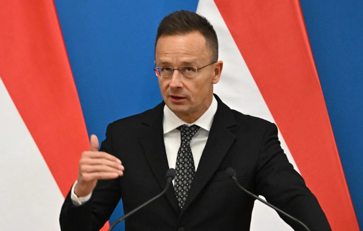 Szanowna Użytkowniczko, Szanowny Użytkowniku, Minister Spraw Zagranicznych Węgier reaguje na post Ministra Żurka: „To szaleństwo. Dajcie mi spokój”.