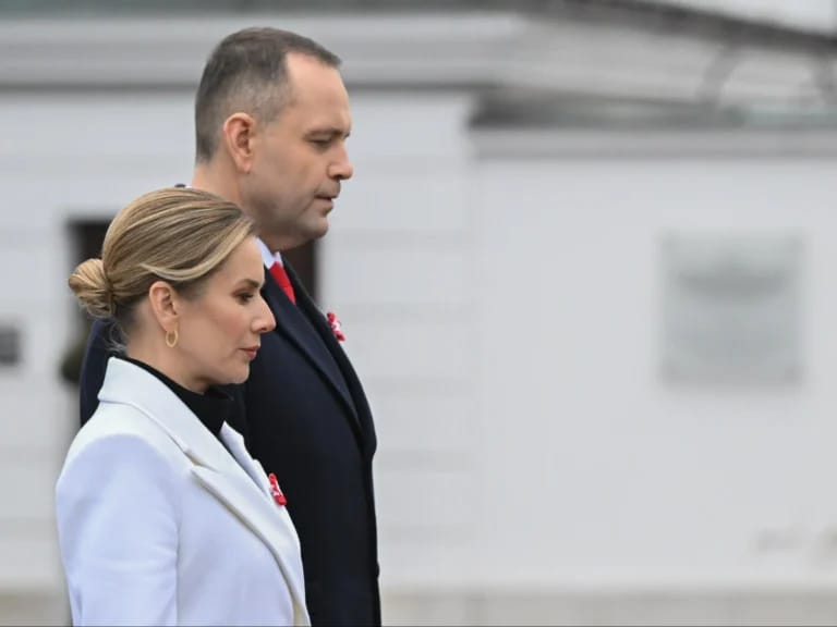 Małżeństwo   Karola Nawrockiego rozpada się po ujawnieniu wyników testu DNA: Marcin Marczak biologicznym ojcem Katarzyny i Antoniego, skandal z potajemnym romansem z Martą wychodzi na jaw – w sieci krążą szokujące zdjęcia