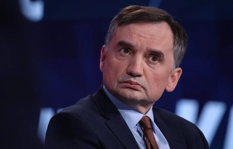 Sąd Najwyższy KONFISKUJE luksusowe rezydencje i ZAMRAŻA wszystkie środki – Czołowi politycy PRZYŁAPANI NA GORĄCYM UCZYNKU w gigantycznym skandalu fałszowania wyborów – Nagranie z monitoringu CCTV WYCIEKŁO!