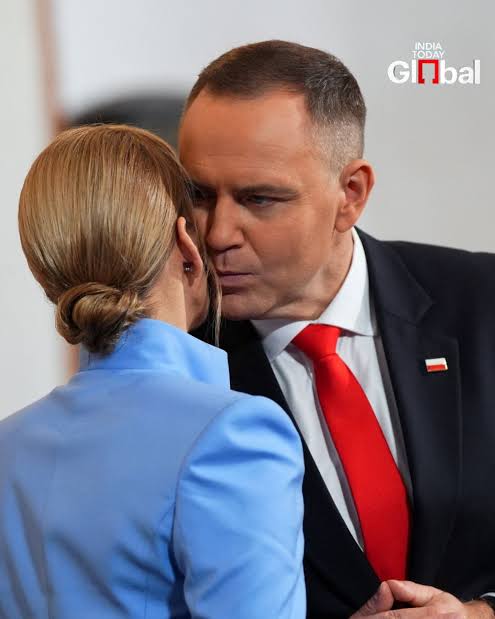 Karol Nawrocki ma rozwieść się z żoną po tym, jak badanie DNA wykazało, że dwoje jego dzieci nie jest jego. Tajemniczy kochanek Marty ujawniony — podobno to znany polski celebryta.