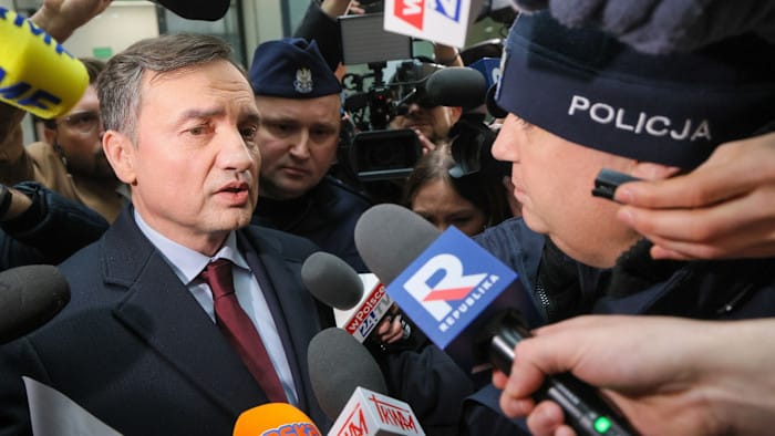 Węgry cofają azyl, były minister sprawiedliwości Polski aresztowany – grozi mu więzienie