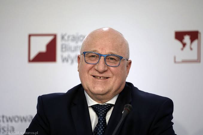 Sprawiedliwość uderza: Marciniak usunięty po tym, jak sąd stwierdził nieprawidłowości w zwycięstwie wyborczym Nawrockiego