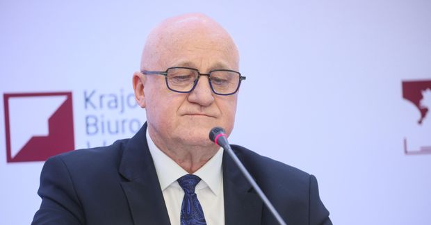 **Rzekomo BOMBSHELL: Najwyższy sędzia wyborczy Polski aresztowany na rozkaz Tuska – Ogromny skandal fałszowania głosów ujawniony! Allegedly**