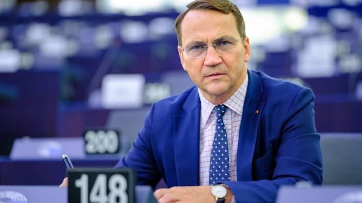 Radosław Sikorski, legenda polskiej polityki, zdiagnozowany z guzem mózgu – naród w szoku