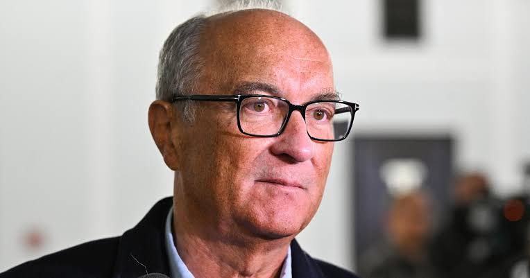 Włodzimierz Czarzasty sygnalizuje, że posiada kluczowe informacje dotyczące wyborów w 2025 roku i zapowiada ujawnienie kulis, najważniejszych decyzji oraz nieznanych dotąd strategii politycznych, które mogą zmienić publiczne postrzeganie kampanii i jej dramatycznego finału w Polsce.