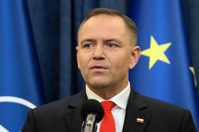 **BOMBA: Sąd Najwyższy Polski Rzekomo UNIEWAŻNIŁ wybory prezydenckie – Chaos wybucha po rzekomych wybuchowych dowodach! (Allegedly)**