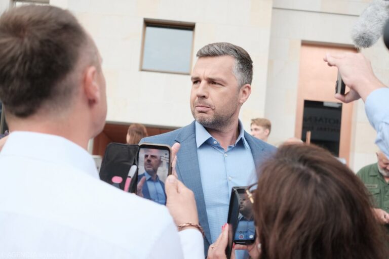 Szokujący moment: Michał Rachoń goni samochód, w którym siedział Zbigniew Ziobro – teraz toczy się sprawa sądowa! A sędzia naprawdę potraktował tę sprawę poważnie. Nie uwierzysz, co się stało w sądzie.